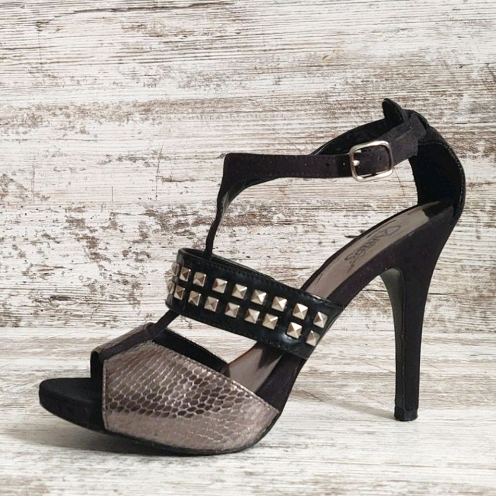 ⚂Carlos Santana Black Silver Studded Heel Sandal